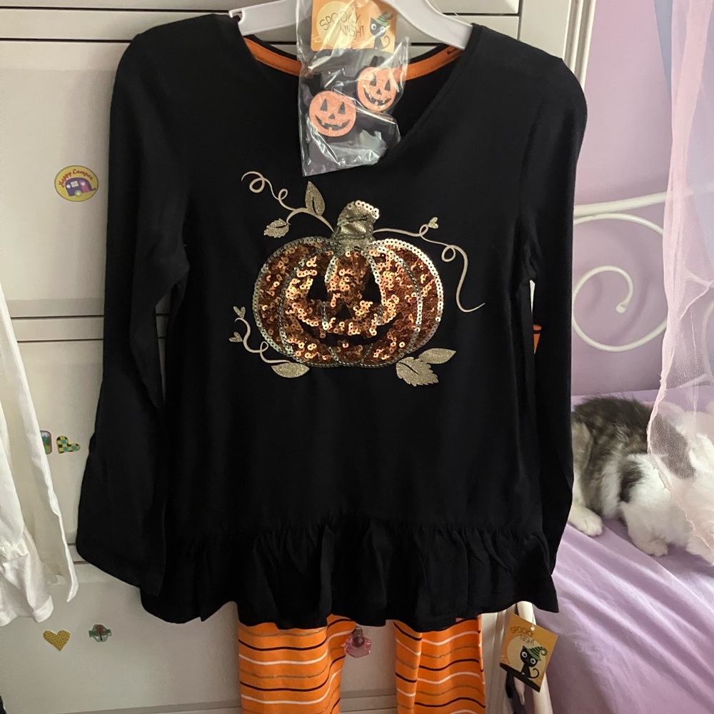 NWT Girl’s Halloween 2-piece outfit